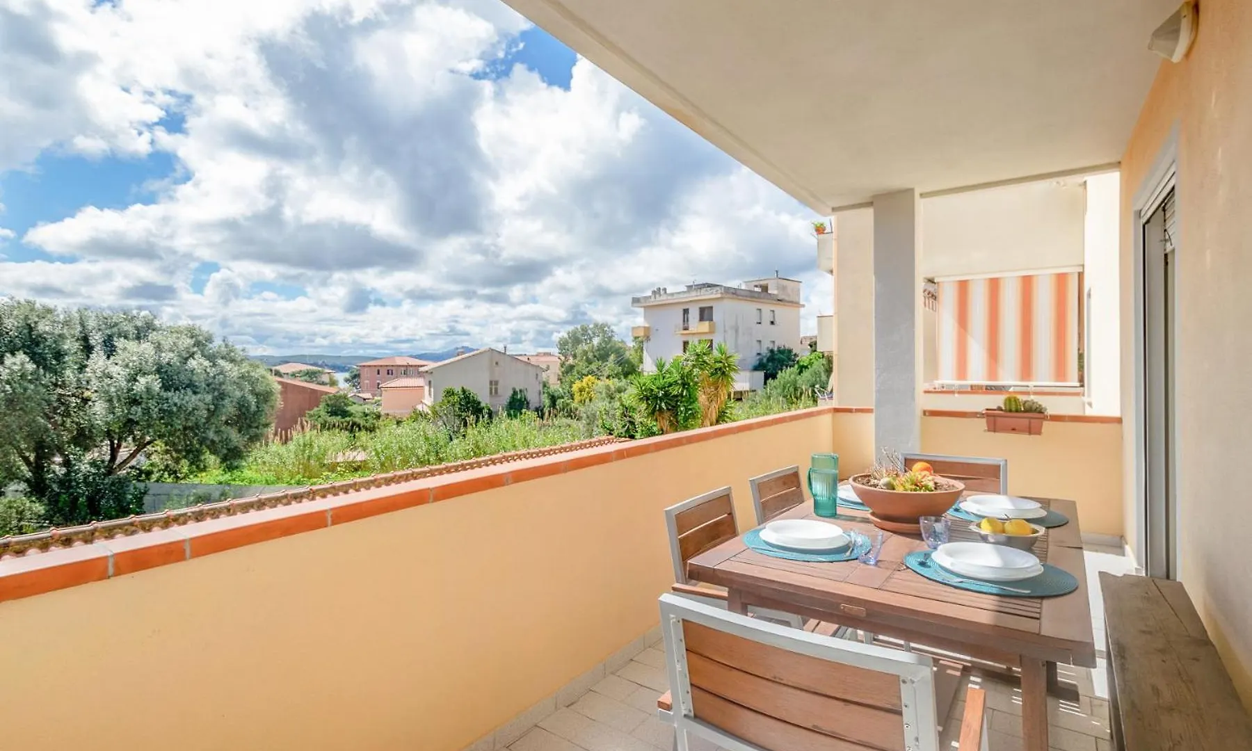 Apartment Accogliente Bilocale Centrale, Terrazza, Parking La Maddalena  Italy